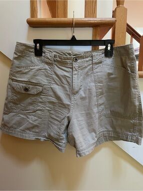 White Sierra Women’s Hiking Shorts - Light Khaki